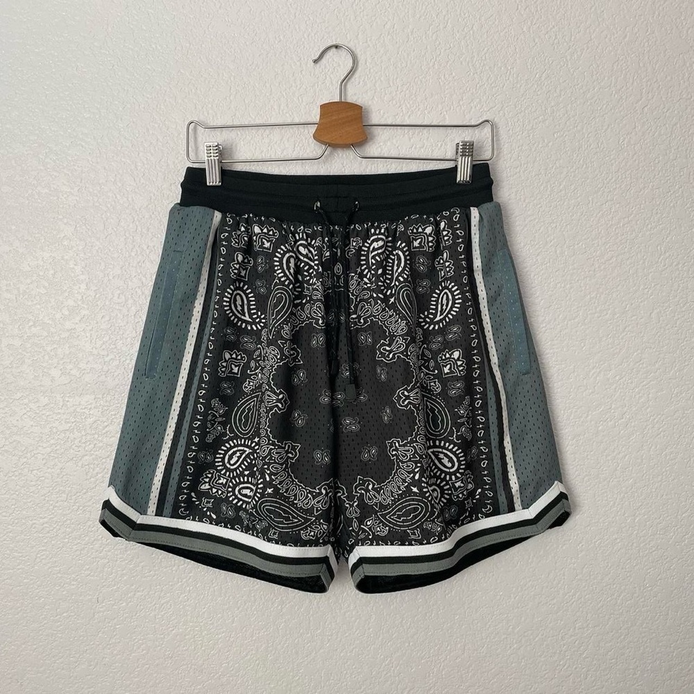 hoop wear black and grey paisley print basketball athletic shorts